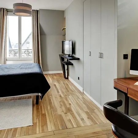Superb With Terrace And Private Gym Apartment *